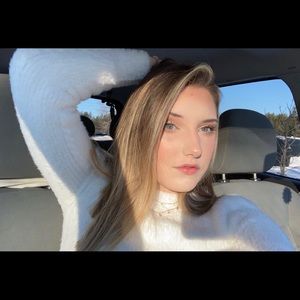 Meet your Posher, Alexis